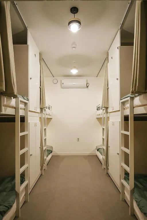 Hostel The Local Busan